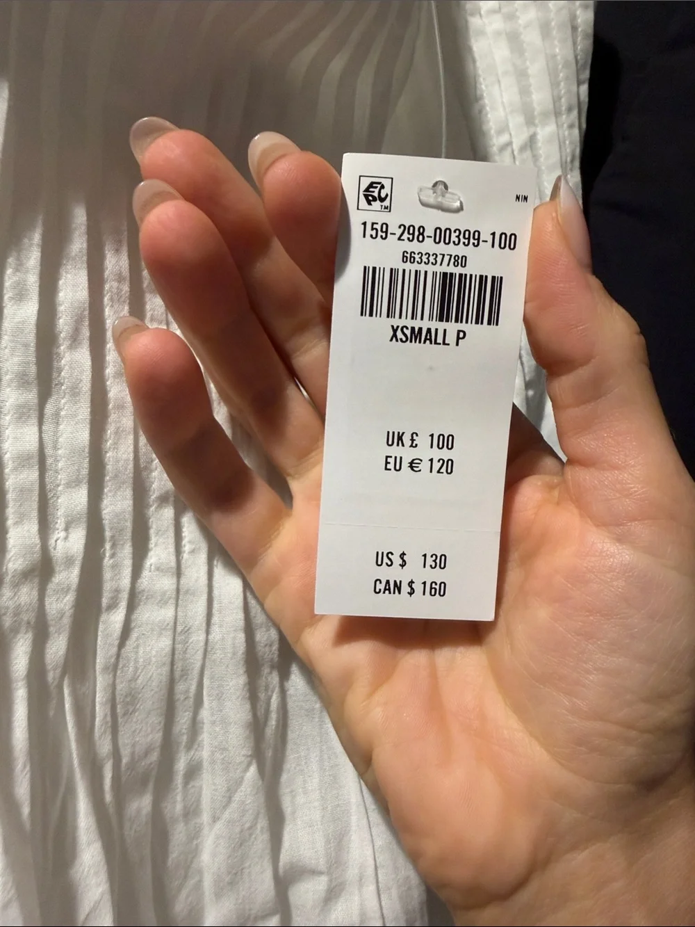 Abercrombie & Fitch lightweight white